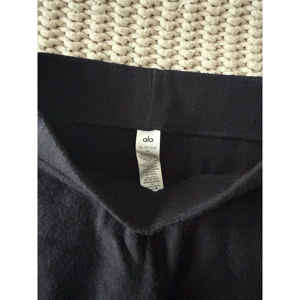 Alo black alolux me time short